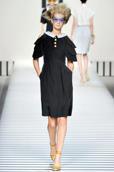 Look 14